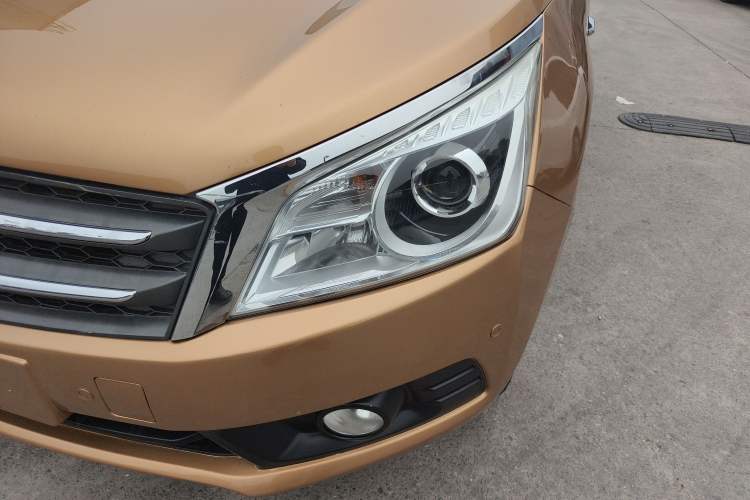 Used Venucia T70 2015 2.0L Manual RuiXiang Edition Left Front Headlight