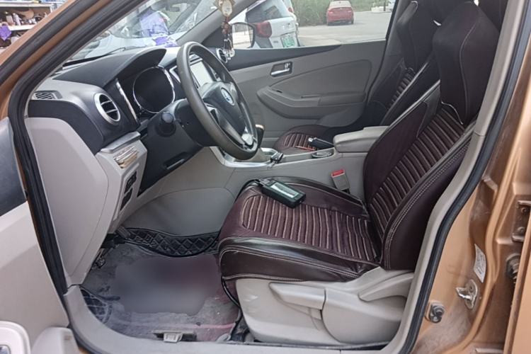 Used Venucia T70 2015 1.6L Manual Ruixing Edition Left Front Seat