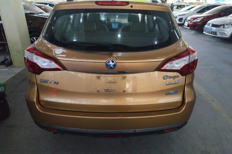 Used Venucia T70 2015 2.0L CVT Smart Edition Rear