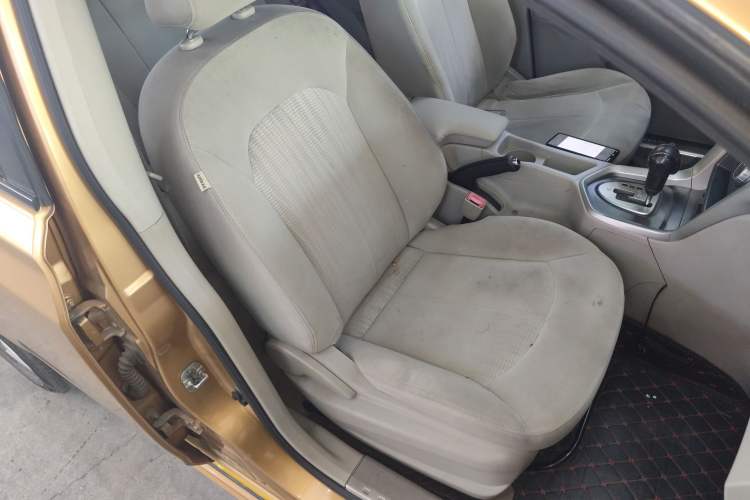 Used Venucia T70 2015 2.0L CVT Smart Edition Right Front Seat