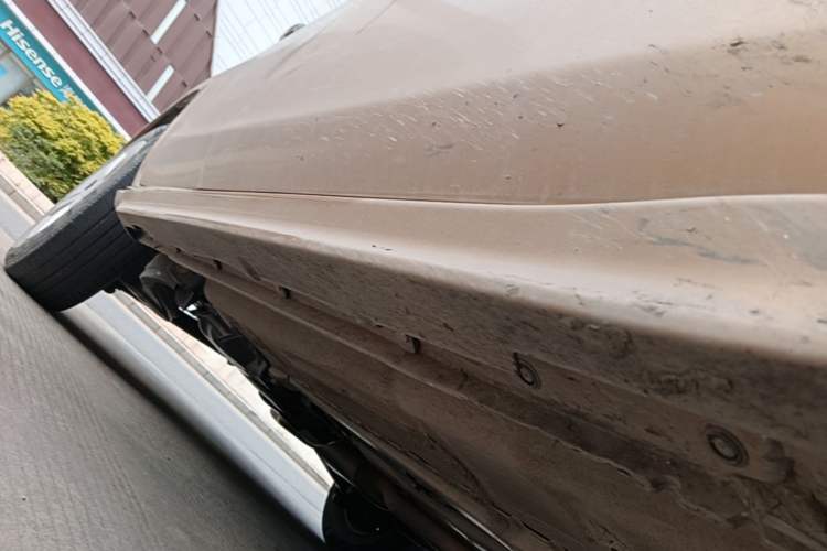 Used Venucia T70 2015 1.6L Manual Ruixing Edition Right Side Sill