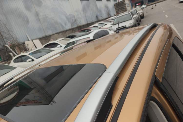 Used Venucia T70 2015 2.0L Manual RuiXiang Edition Roof