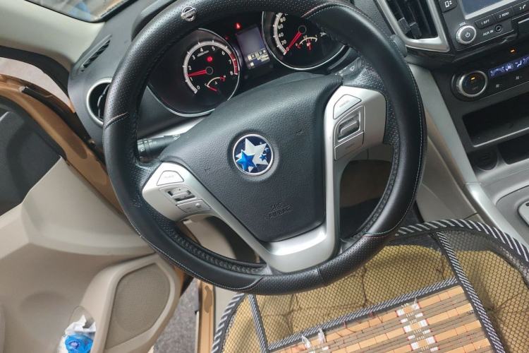 Used Venucia T70 2015 2.0L CVT Smart Edition Steering Wheel