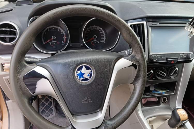 Used Venucia T70 2015 1.6L Manual Ruixing Edition Steering Wheel