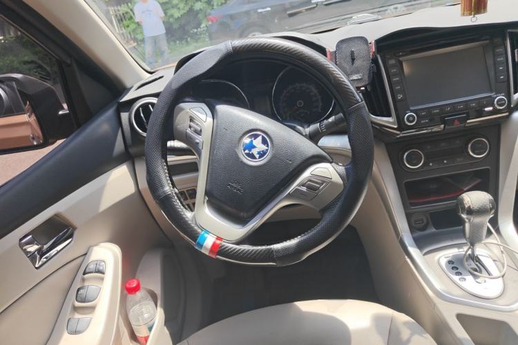 Used Venucia T70 2015 2.0L CVT Smart Edition Steering Wheel