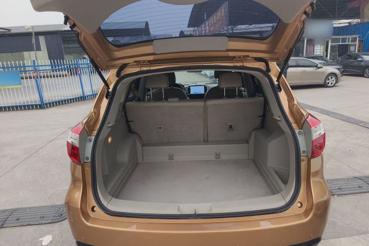 Used Venucia T70 2015 2.0L Manual RuiXiang Edition Trunk