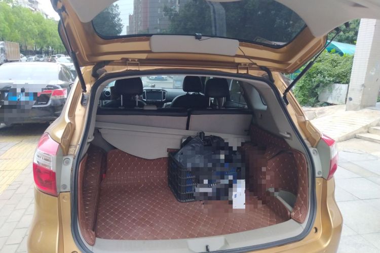 Used Venucia T70 2015 2.0L CVT Smart Choice Edition Trunk