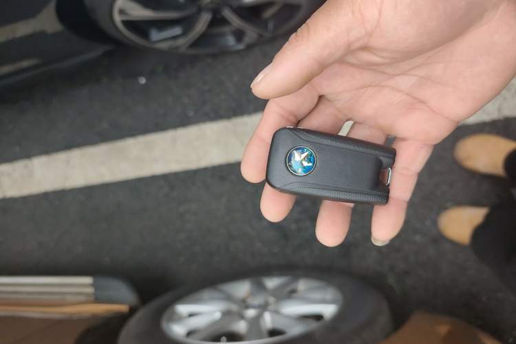 Used Venucia T70 2015 2.0L CVT Smart Edition Vehicle Key