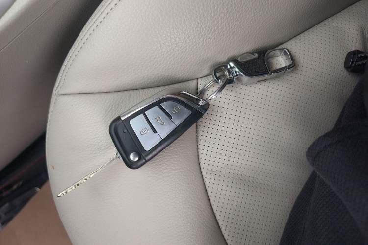 Used Venucia T70 2015 2.0L Manual RuiXiang Edition Vehicle Key