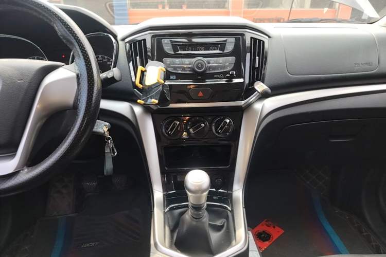 Used Venucia T70 2016 2.0L Manual RuiQu Version Audio And AC Panel
