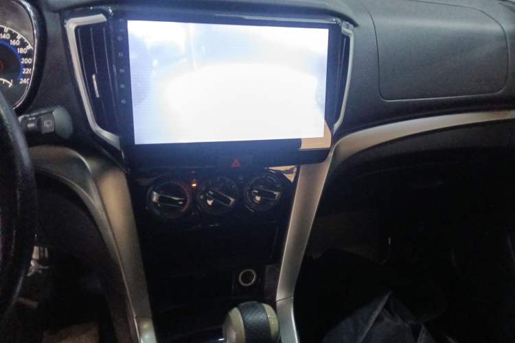 Used Venucia T70 2016 2.0L CVT Smart Choice Edition Audio And AC Panel