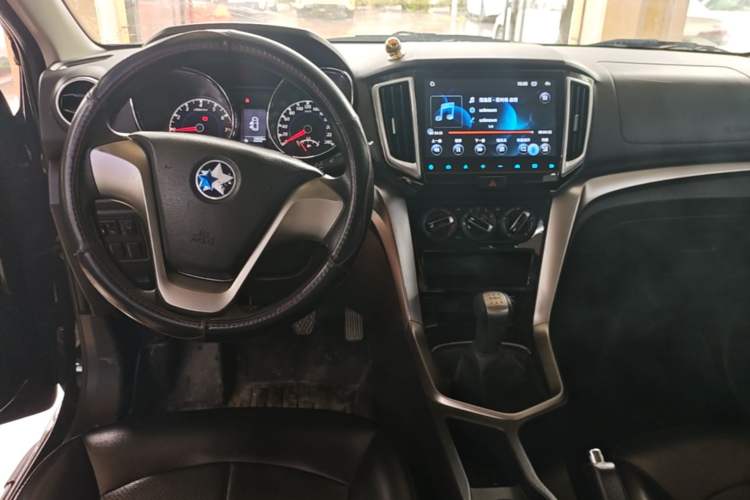 Used Venucia T70 2016 1.6L Manual Ruixing Edition Center Console