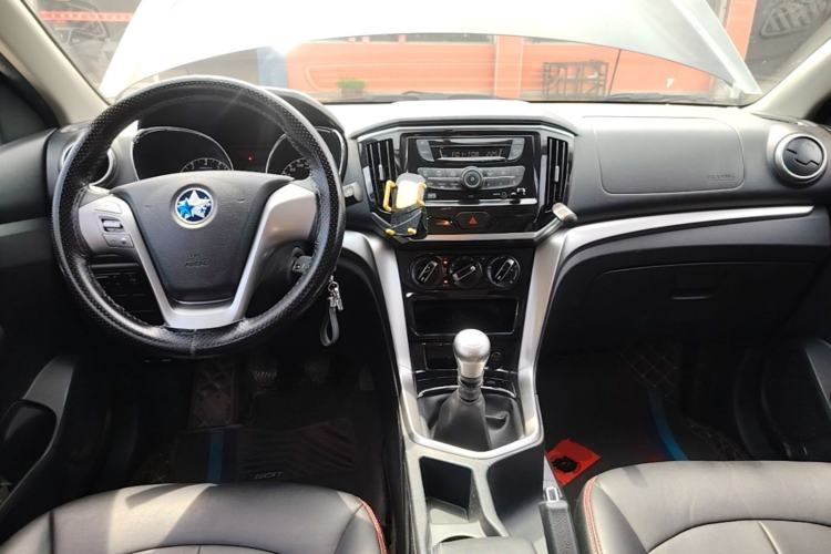 Used Venucia T70 2016 2.0L Manual RuiQu Version Center Console