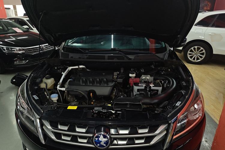 Used Venucia T70 2016 2.0L CVT Smart Choice Edition Engine Bay