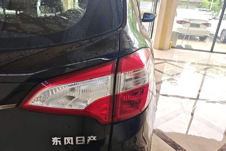 Used Venucia T70 2016 1.6L Manual Ruixing Edition Exterior 3