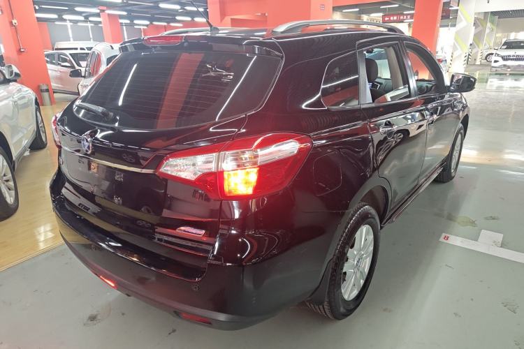 Used Venucia T70 2016 2.0L CVT Smart Choice Edition Exterior 5