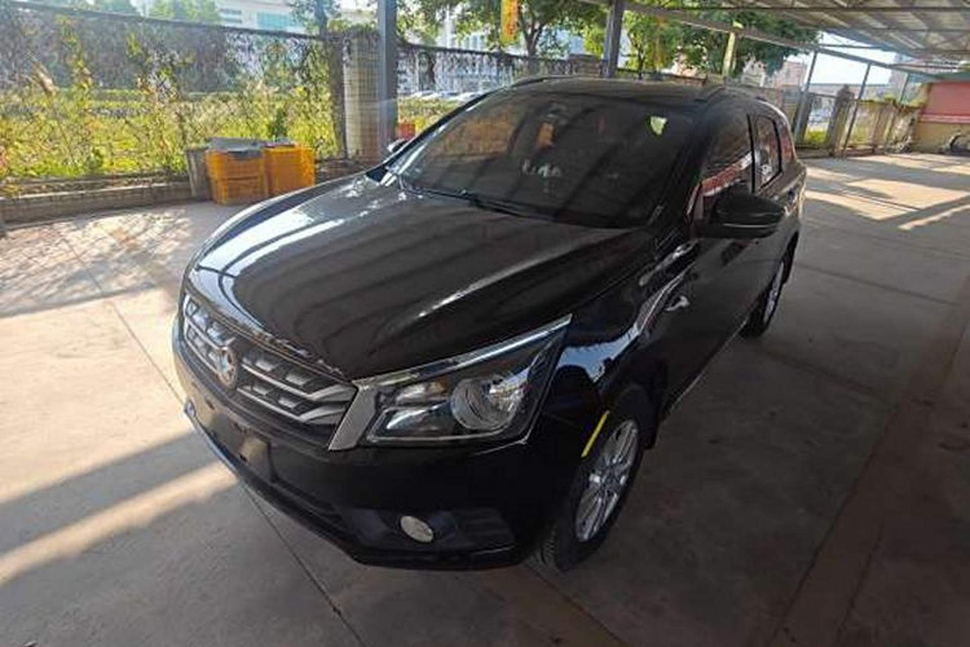Used Venucia T70 2016 2.0L CVT Smart Choice Edition Exterior 5