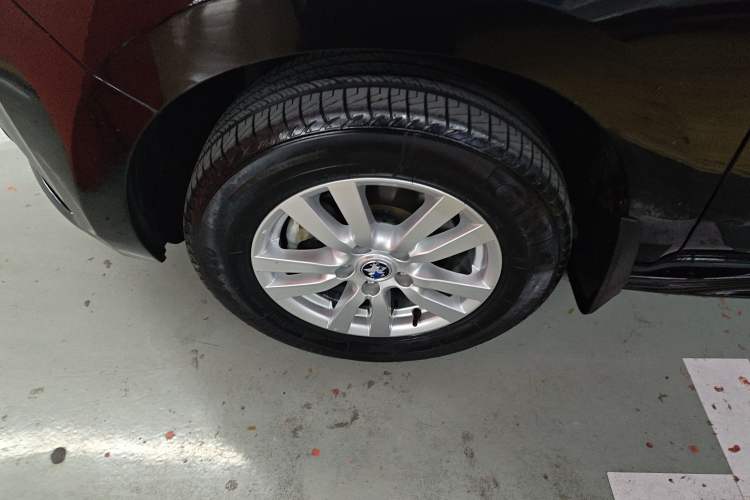 Used Venucia T70 2016 2.0L CVT Smart Choice Edition Exterior 7