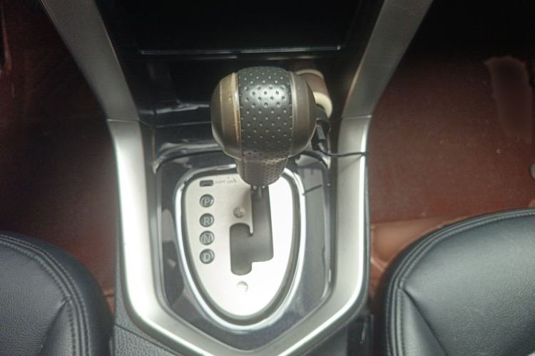 Used Venucia T70 2016 2.0L CVT Smart Choice Edition Gear Lever