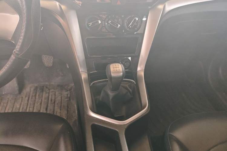 Used Venucia T70 2016 1.6L Manual Ruixing Edition Gear Lever