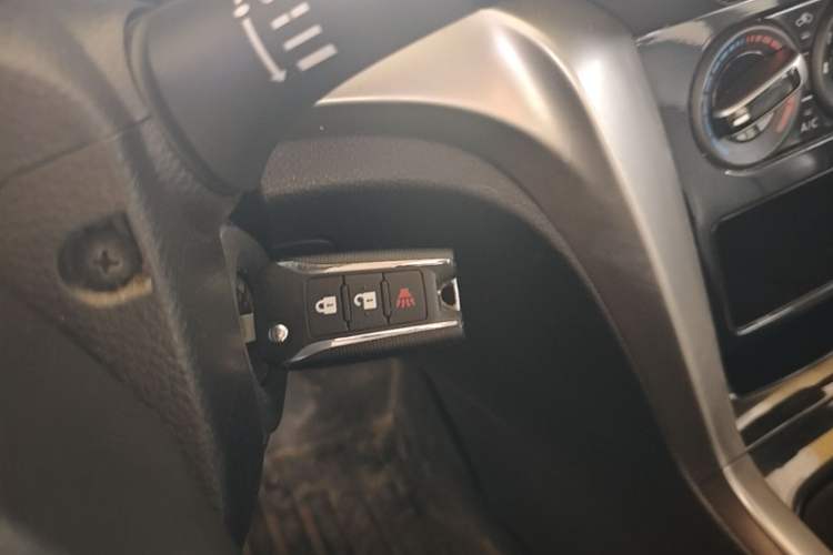 Used Venucia T70 2016 1.6L Manual Ruixing Edition Interior 1