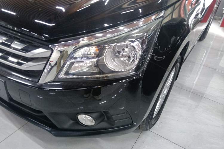 Used Venucia T70 2016 2.0L CVT Smart Choice Edition Left Front Headlight