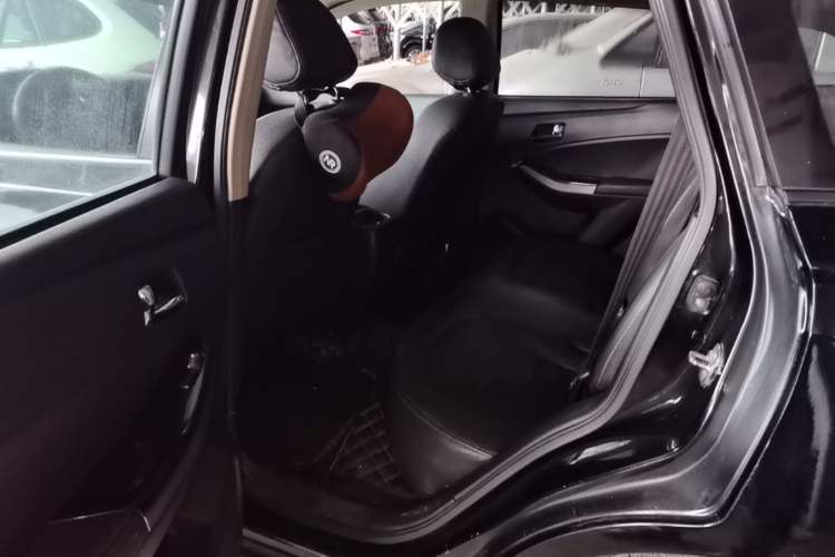 Used Venucia T70 2016 2.0L CVT Smart Choice Edition Left Rear Seat