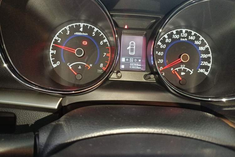 Used Venucia T70 2016 2.0L CVT Smart Choice Edition Odometer Close Up