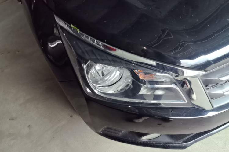 Used Venucia T70 2016 2.0L CVT Smart Choice Edition Right Front Headlight