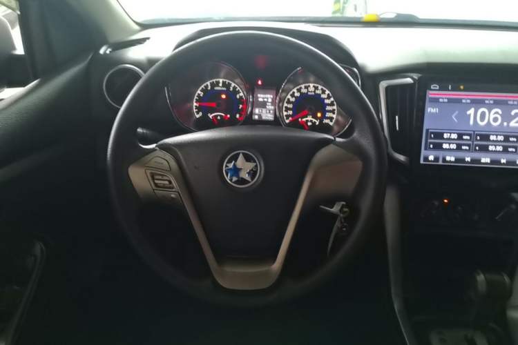 Used Venucia T70 2016 2.0L CVT Smart Choice Edition Steering Wheel