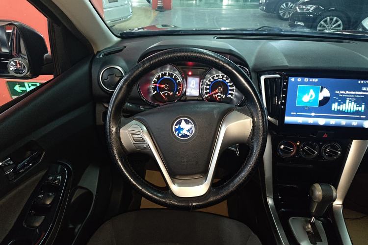 Used Venucia T70 2016 2.0L CVT Smart Choice Edition Steering Wheel