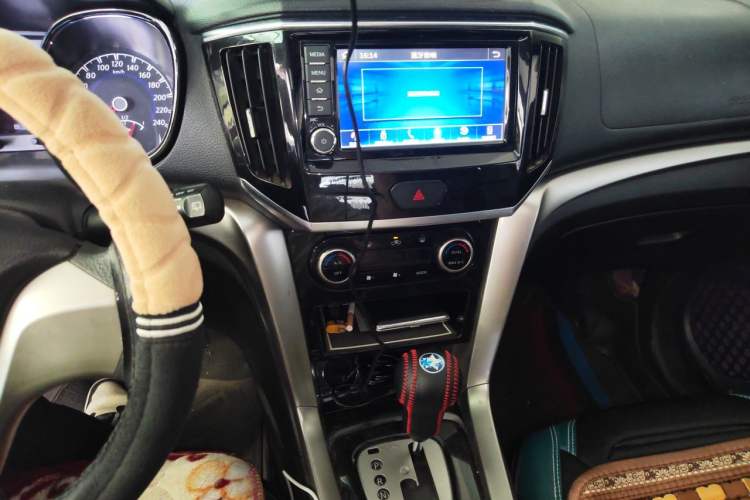Used Venucia T70 2016 2.0L CVT Smart Edition Audio And AC Panel