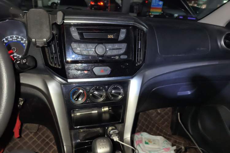 Used Venucia T70 2016 1.6L Manual Ruixing Edition Audio And AC Panel