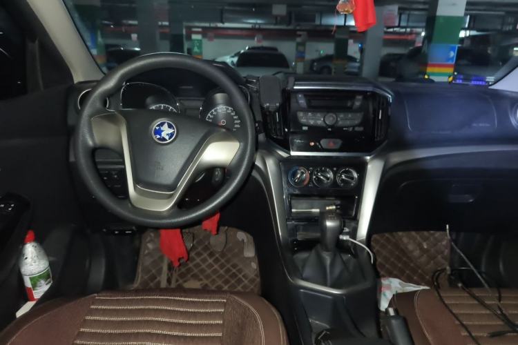 Used Venucia T70 2016 1.6L Manual Ruixing Edition Center Console