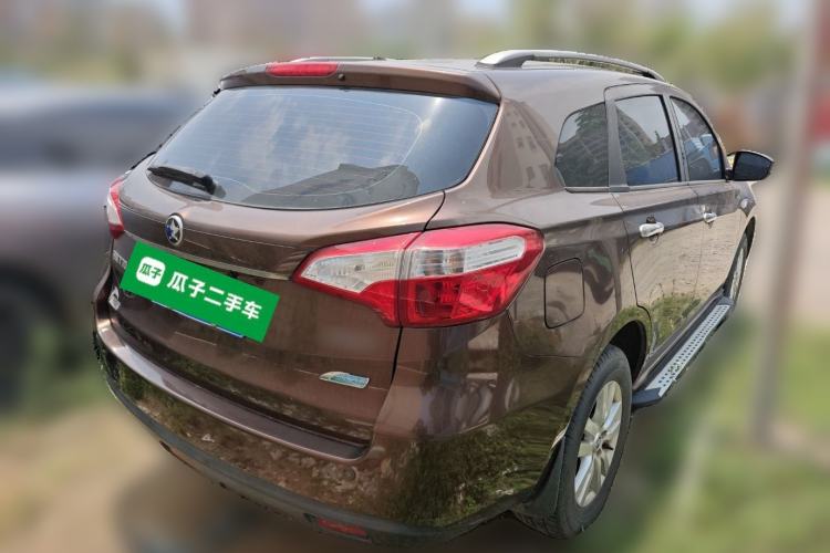 Used Venucia T70 2016 2.0L CVT Smart Choice Edition Exterior 5