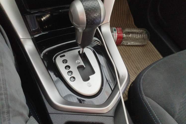 Used Venucia T70 2016 2.0L CVT Smart Choice Edition Gear Lever