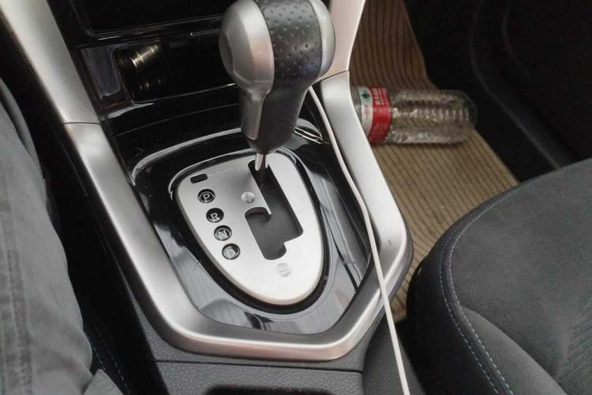 Used Venucia T70 2016 2.0L CVT Smart Choice Edition Gear Lever