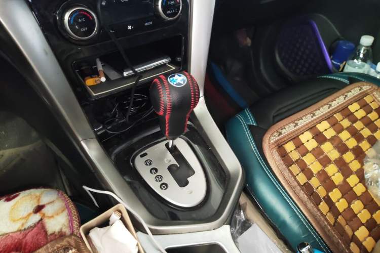 Used Venucia T70 2016 2.0L CVT Smart Edition Gear Lever