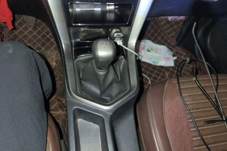 Used Venucia T70 2016 1.6L Manual Ruixing Edition Gear Lever