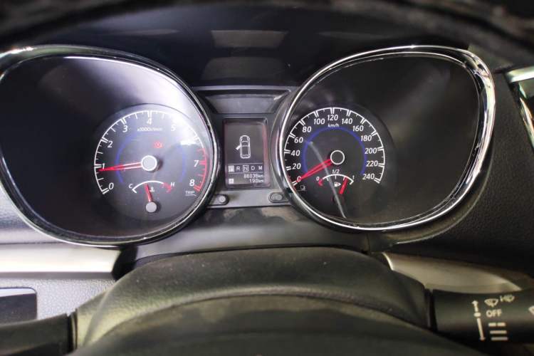 Used Venucia T70 2016 2.0L CVT Smart Edition Odometer Close Up