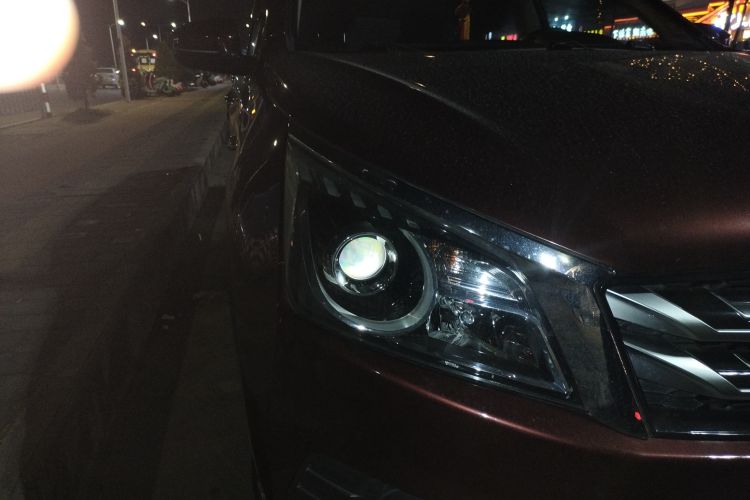 Used Venucia T70 2016 2.0L CVT Smart Edition Right Front Headlight