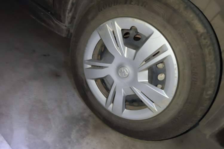 Used Venucia T70 2016 1.6L Manual Ruixing Edition Right Front Wheel Hub
