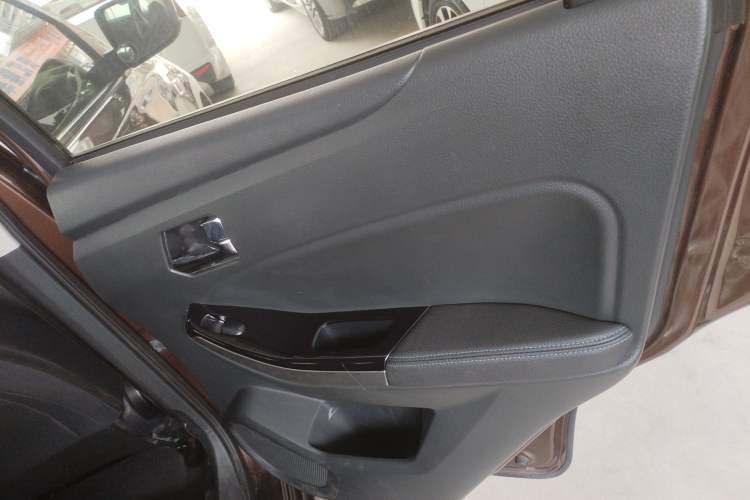 Used Venucia T70 2016 2.0L CVT Smart Choice Edition Right Rear Door Interior