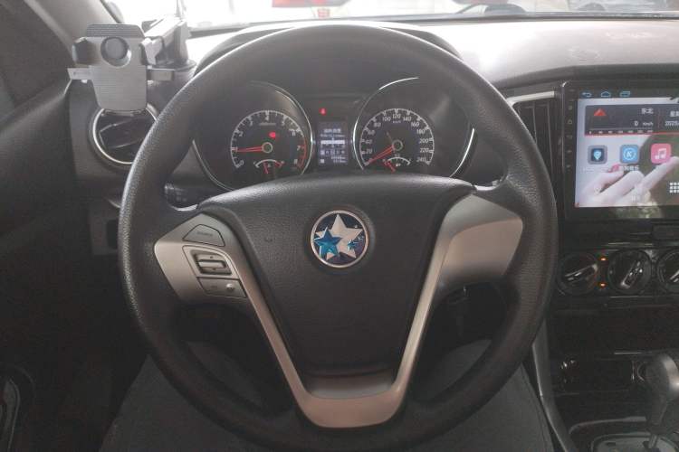 Used Venucia T70 2016 2.0L CVT Smart Choice Edition Steering Wheel