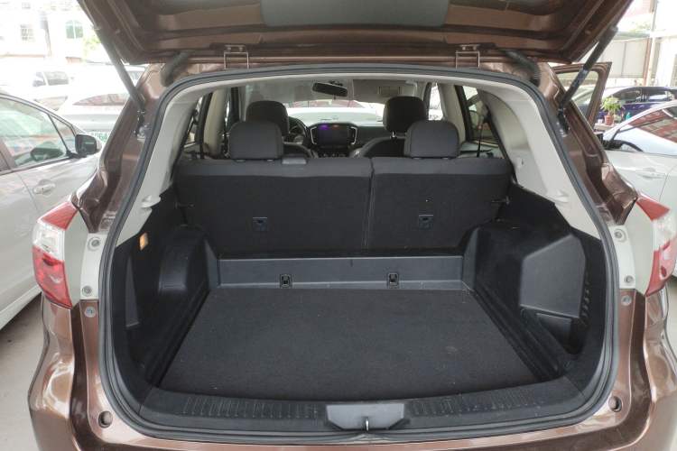 Used Venucia T70 2016 2.0L CVT Smart Choice Edition Trunk