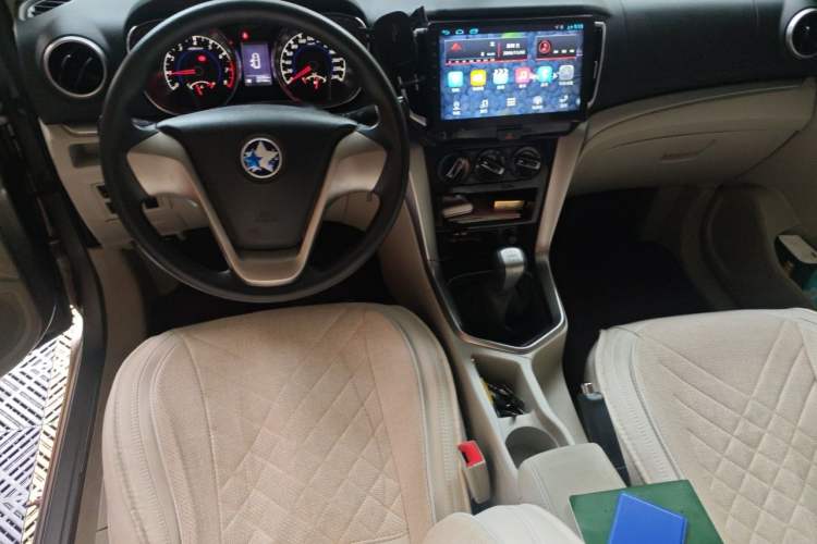 Used Venucia T70 2016 1.6L Manual Ruixing Edition Center Console
