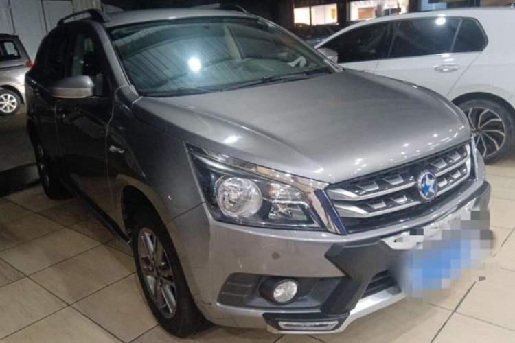 Used Venucia T70 2016 1.6L Manual Ruixing Edition Exterior 2