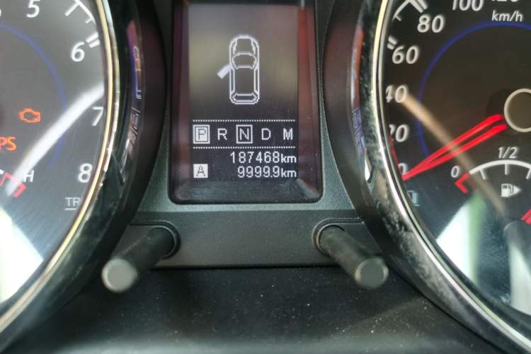 Used Venucia T70 2016 2.0L CVT Smart Choice Edition Odometer Close Up