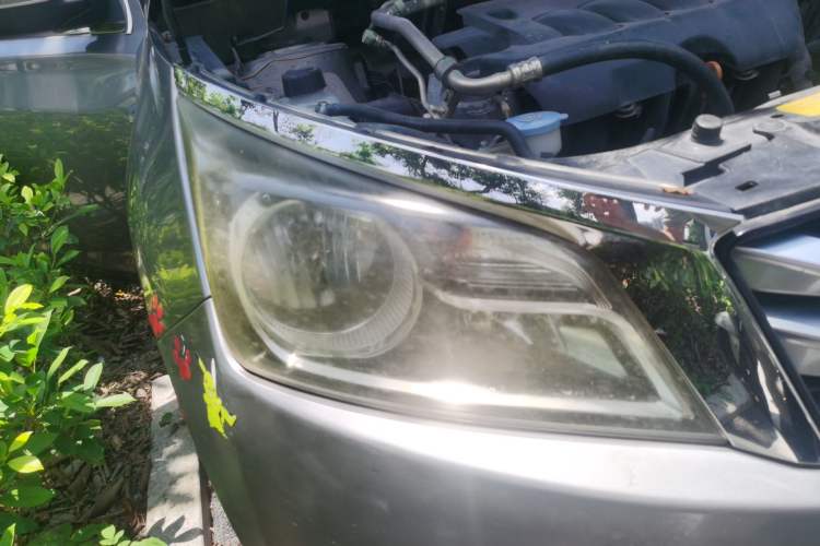Used Venucia T70 2016 2.0L CVT Smart Choice Edition Right Front Headlight