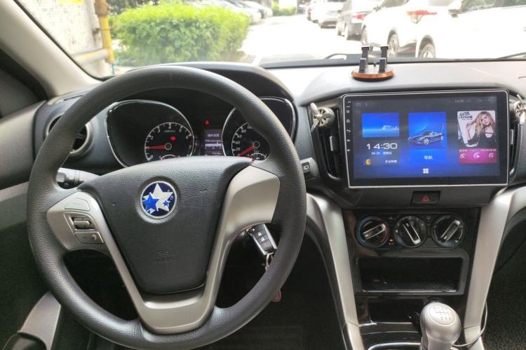 Used Venucia T70 2016 2.0L Manual RuiQu Version Center Console